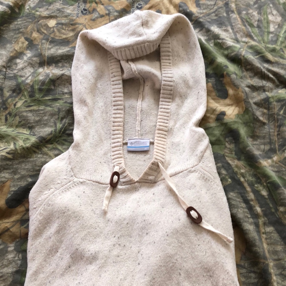 Columbia sweatshirt